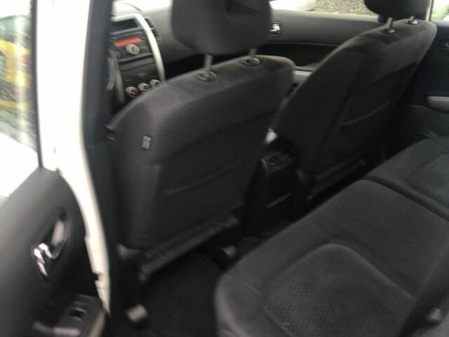 Белый Ниссан ИксТрейл, объемом двигателя 2 л и пробегом 271 тыс. км за 3780 $, фото 8 на Automoto.ua