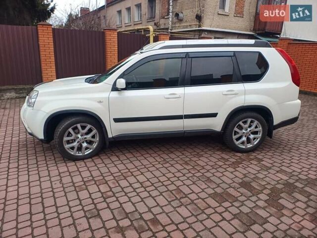 Белый Ниссан ИксТрейл, объемом двигателя 2 л и пробегом 158 тыс. км за 10500 $, фото 29 на Automoto.ua