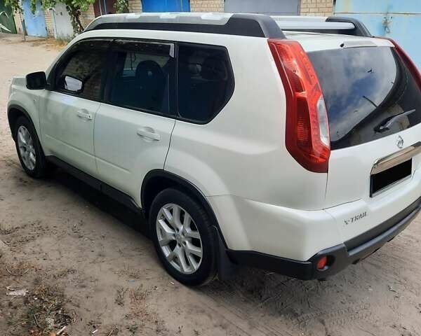 Белый Ниссан ИксТрейл, объемом двигателя 2 л и пробегом 194 тыс. км за 11000 $, фото 9 на Automoto.ua