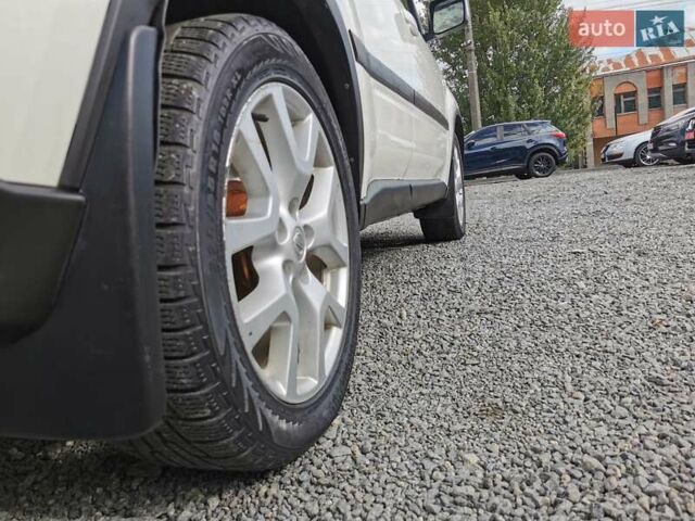 Белый Ниссан ИксТрейл, объемом двигателя 2 л и пробегом 159 тыс. км за 10800 $, фото 22 на Automoto.ua