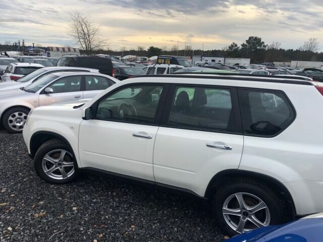 Белый Ниссан ИксТрейл, объемом двигателя 2 л и пробегом 271 тыс. км за 3780 $, фото 15 на Automoto.ua