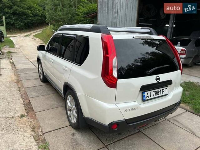 Білий Ніссан ІксТрейл, об'ємом двигуна 2 л та пробігом 179 тис. км за 13300 $, фото 8 на Automoto.ua