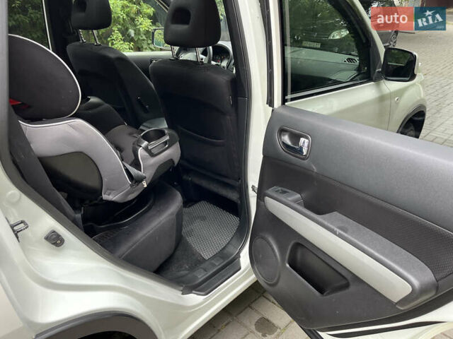 Белый Ниссан ИксТрейл, объемом двигателя 2 л и пробегом 251 тыс. км за 16500 $, фото 12 на Automoto.ua