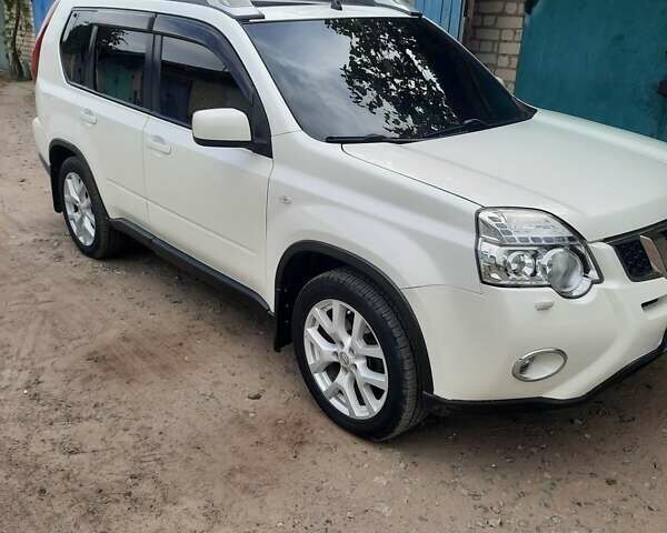 Белый Ниссан ИксТрейл, объемом двигателя 2 л и пробегом 194 тыс. км за 11000 $, фото 12 на Automoto.ua