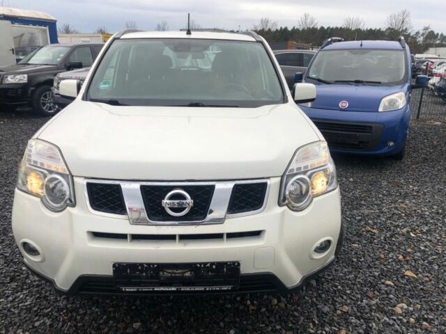 Белый Ниссан ИксТрейл, объемом двигателя 2 л и пробегом 271 тыс. км за 3780 $, фото 10 на Automoto.ua