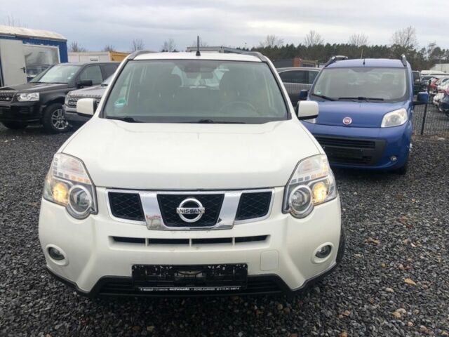 Белый Ниссан ИксТрейл, объемом двигателя 2 л и пробегом 271 тыс. км за 3780 $, фото 16 на Automoto.ua