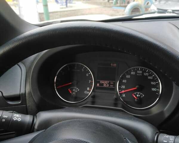 Белый Ниссан ИксТрейл, объемом двигателя 0 л и пробегом 194 тыс. км за 12500 $, фото 6 на Automoto.ua