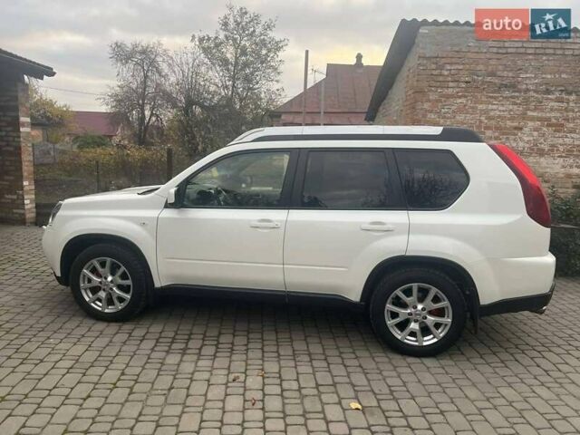 Белый Ниссан ИксТрейл, объемом двигателя 2 л и пробегом 195 тыс. км за 12100 $, фото 8 на Automoto.ua