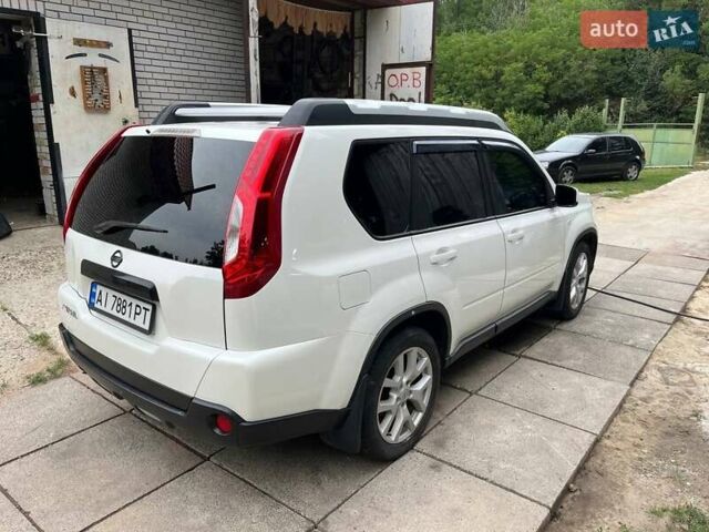 Білий Ніссан ІксТрейл, об'ємом двигуна 2 л та пробігом 179 тис. км за 13300 $, фото 3 на Automoto.ua