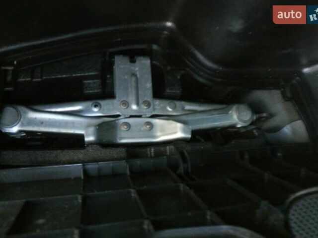 Білий Ніссан ІксТрейл, об'ємом двигуна 2 л та пробігом 230 тис. км за 13999 $, фото 37 на Automoto.ua