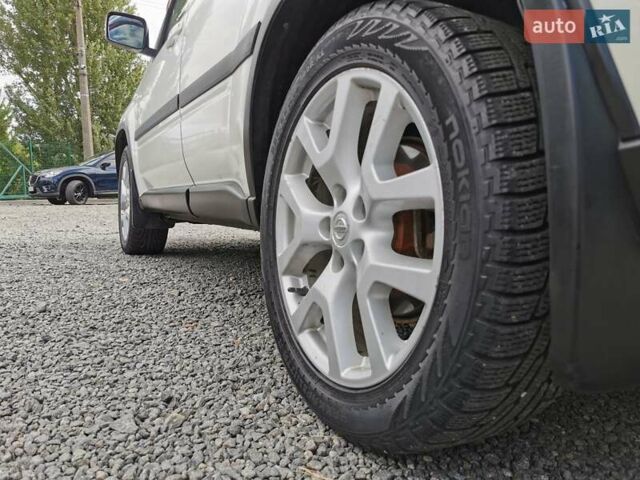 Белый Ниссан ИксТрейл, объемом двигателя 2 л и пробегом 159 тыс. км за 10800 $, фото 23 на Automoto.ua
