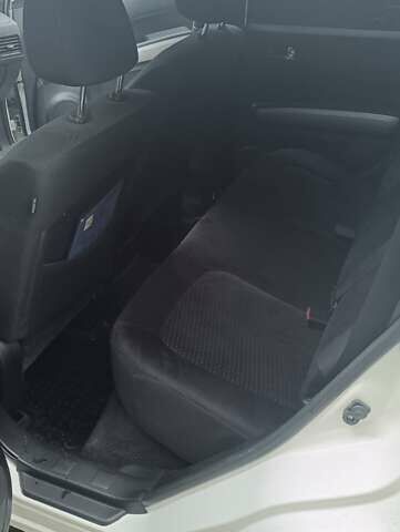 Белый Ниссан ИксТрейл, объемом двигателя 2 л и пробегом 275 тыс. км за 11000 $, фото 11 на Automoto.ua