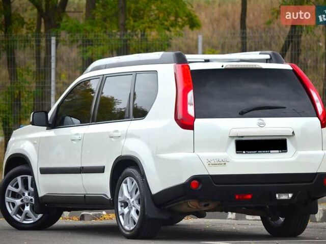 Белый Ниссан ИксТрейл, объемом двигателя 2 л и пробегом 121 тыс. км за 13800 $, фото 3 на Automoto.ua