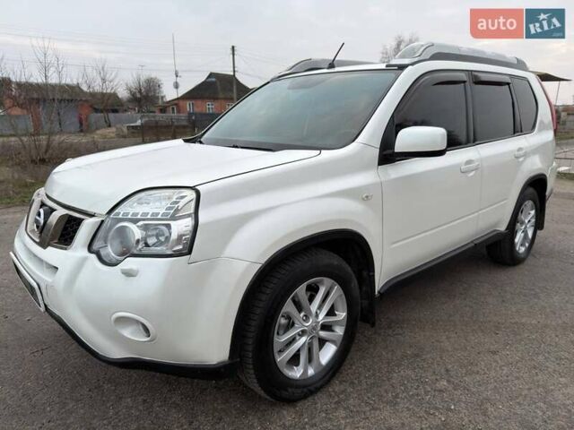 Белый Ниссан ИксТрейл, объемом двигателя 2 л и пробегом 170 тыс. км за 10450 $, фото 8 на Automoto.ua