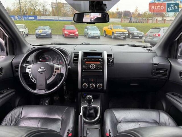 Белый Ниссан ИксТрейл, объемом двигателя 2 л и пробегом 240 тыс. км за 11000 $, фото 38 на Automoto.ua