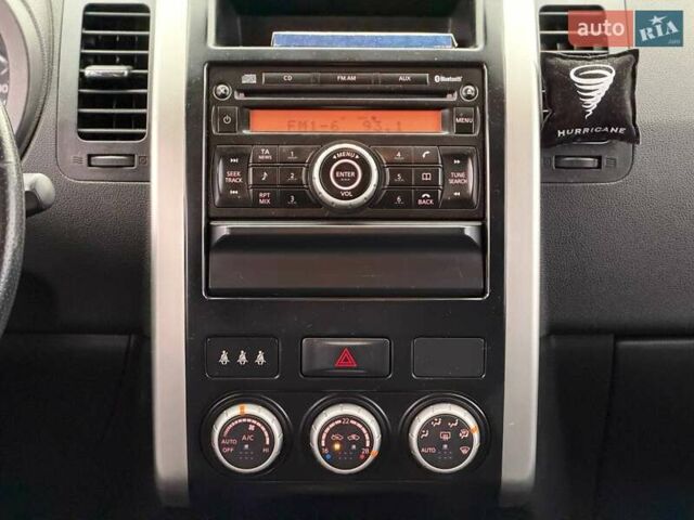 Белый Ниссан ИксТрейл, объемом двигателя 2 л и пробегом 240 тыс. км за 11000 $, фото 42 на Automoto.ua