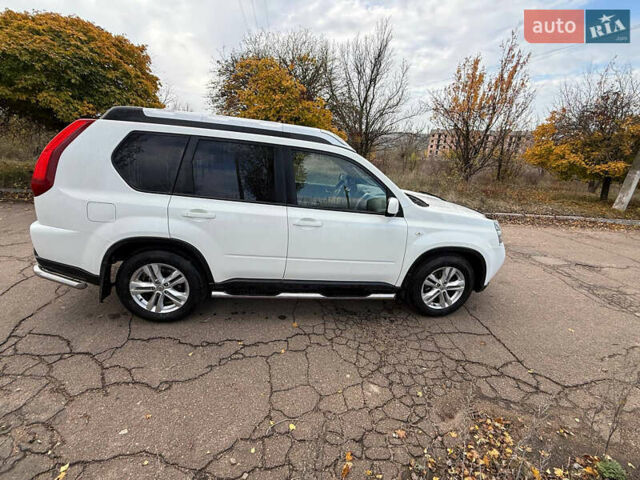 Ниссан ИксТрейл 2013 в Киеве на Automoto.ua Белый Ниссан ИксТрейл, объемом двигателя 2 л и пробегом 310 тыс. км за 11555 $, фото 9 на Automoto.ua