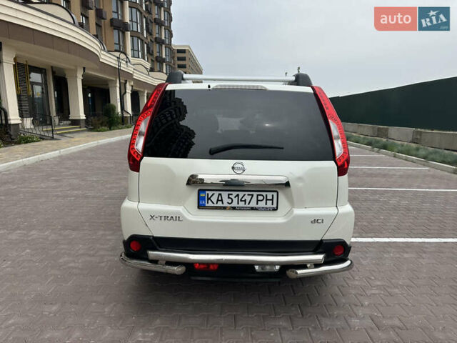 Белый Ниссан ИксТрейл, объемом двигателя 2 л и пробегом 312 тыс. км за 9999 $, фото 11 на Automoto.ua