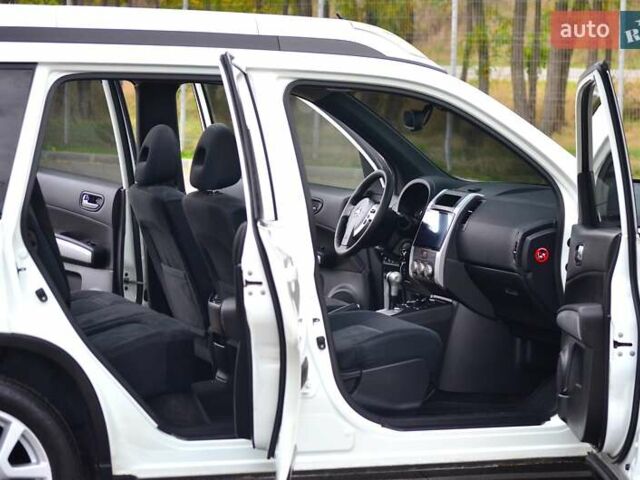 Белый Ниссан ИксТрейл, объемом двигателя 2 л и пробегом 121 тыс. км за 13800 $, фото 11 на Automoto.ua