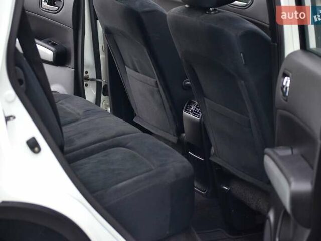 Белый Ниссан ИксТрейл, объемом двигателя 2 л и пробегом 121 тыс. км за 13800 $, фото 12 на Automoto.ua