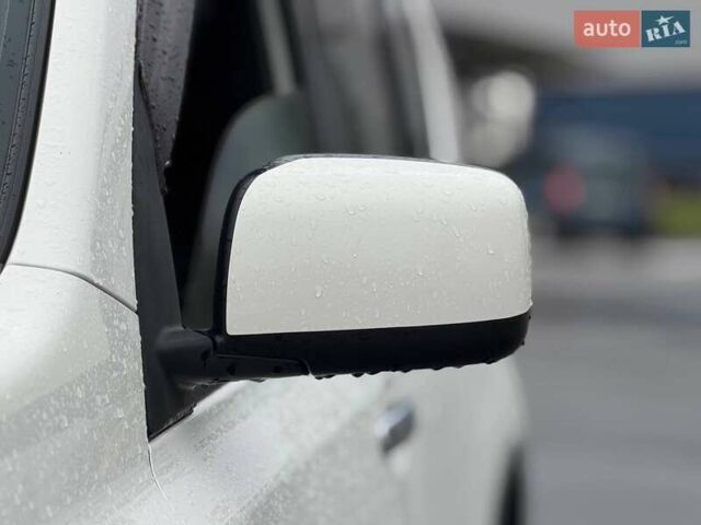 Белый Ниссан ИксТрейл, объемом двигателя 2 л и пробегом 240 тыс. км за 11000 $, фото 8 на Automoto.ua