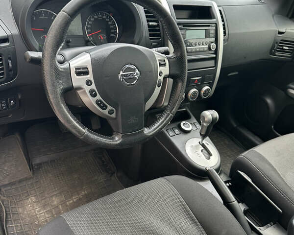 Ниссан ИксТрейл 2013 в Киеве на Automoto.ua Белый Ниссан ИксТрейл, объемом двигателя 2 л и пробегом 310 тыс. км за 11555 $, фото 11 на Automoto.ua