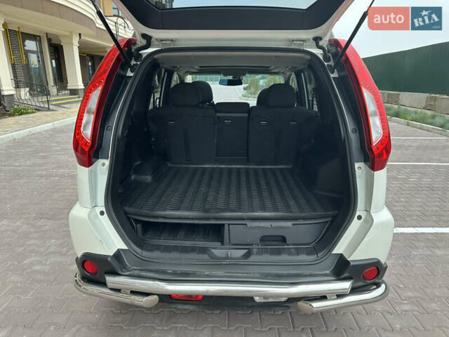 Ниссан ИксТрейл 2013 в Киеве на Automoto.ua Белый Ниссан ИксТрейл, объемом двигателя 2 л и пробегом 310 тыс. км за 11555 $, фото 22 на Automoto.ua