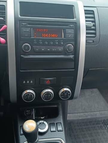 Белый Ниссан ИксТрейл, объемом двигателя 2 л и пробегом 275 тыс. км за 11000 $, фото 13 на Automoto.ua