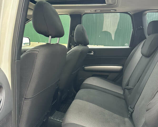 Ниссан ИксТрейл 2013 в Киеве на Automoto.ua Белый Ниссан ИксТрейл, объемом двигателя 2 л и пробегом 310 тыс. км за 11555 $, фото 15 на Automoto.ua