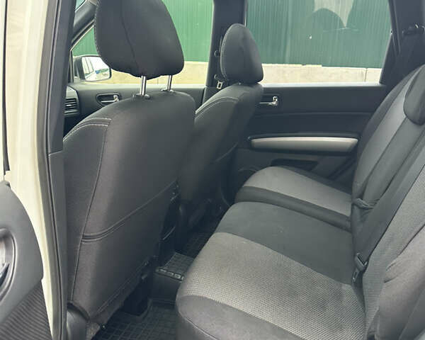 Белый Ниссан ИксТрейл, объемом двигателя 2 л и пробегом 312 тыс. км за 9999 $, фото 35 на Automoto.ua