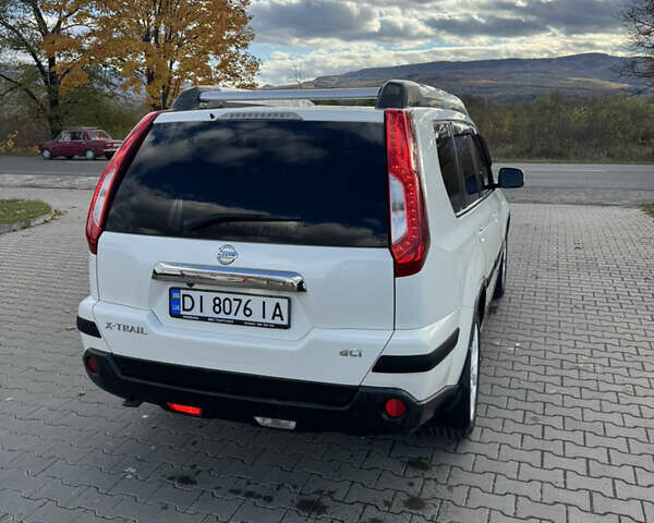 Ниссан ИксТрейл 2013 в Тячеве на Automoto.ua Белый Ниссан ИксТрейл, объемом двигателя 2 л и пробегом 311 тыс. км за 15000 $, фото 1 на Automoto.ua