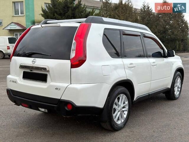 Белый Ниссан ИксТрейл, объемом двигателя 2 л и пробегом 170 тыс. км за 10450 $, фото 13 на Automoto.ua