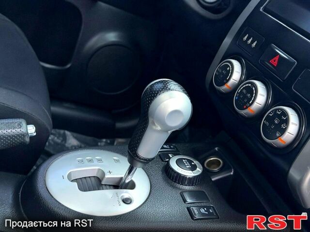 Белый Ниссан ИксТрейл, объемом двигателя 2 л и пробегом 170 тыс. км за 10450 $, фото 9 на Automoto.ua