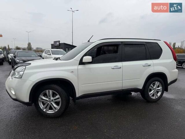 Белый Ниссан ИксТрейл, объемом двигателя 2 л и пробегом 240 тыс. км за 11000 $, фото 9 на Automoto.ua