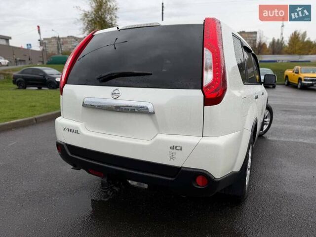 Белый Ниссан ИксТрейл, объемом двигателя 2 л и пробегом 240 тыс. км за 11000 $, фото 24 на Automoto.ua