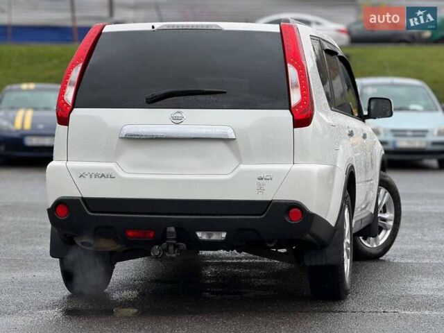 Белый Ниссан ИксТрейл, объемом двигателя 2 л и пробегом 240 тыс. км за 11000 $, фото 17 на Automoto.ua