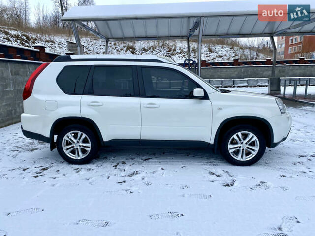 Білий Ніссан ІксТрейл, об'ємом двигуна 2 л та пробігом 220 тис. км за 12800 $, фото 5 на Automoto.ua