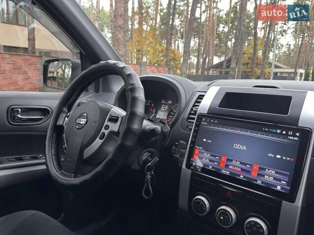 Ниссан ИксТрейл 2013 в Киеве на Automoto.ua Белый Ниссан ИксТрейл, объемом двигателя 2 л и пробегом 235 тыс. км за 13500 $, фото 9 на Automoto.ua