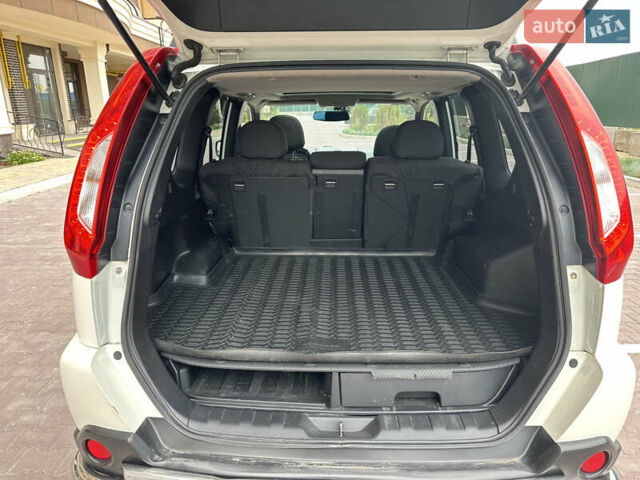 Белый Ниссан ИксТрейл, объемом двигателя 2 л и пробегом 312 тыс. км за 9999 $, фото 34 на Automoto.ua