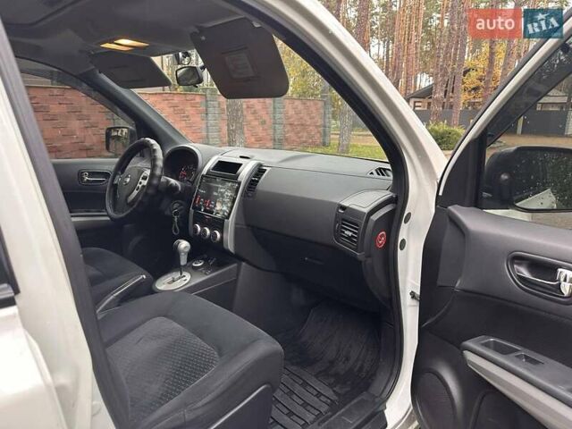 Ниссан ИксТрейл 2013 в Киеве на Automoto.ua Белый Ниссан ИксТрейл, объемом двигателя 2 л и пробегом 235 тыс. км за 13500 $, фото 15 на Automoto.ua