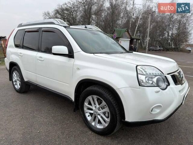 Белый Ниссан ИксТрейл, объемом двигателя 2 л и пробегом 170 тыс. км за 10450 $, фото 7 на Automoto.ua