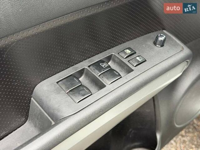 Белый Ниссан ИксТрейл, объемом двигателя 2 л и пробегом 240 тыс. км за 11000 $, фото 33 на Automoto.ua