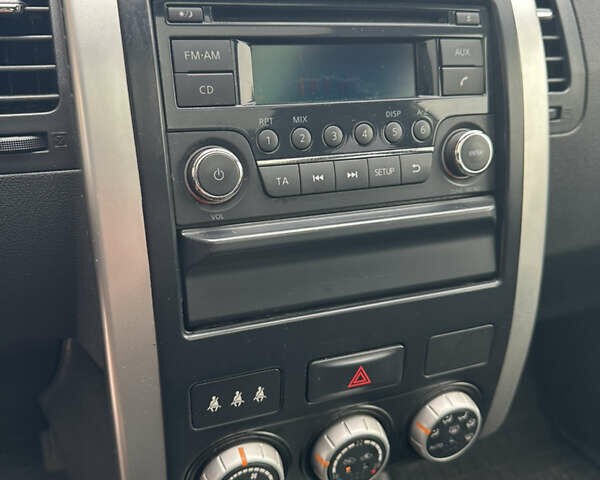 Белый Ниссан ИксТрейл, объемом двигателя 2 л и пробегом 312 тыс. км за 9999 $, фото 26 на Automoto.ua