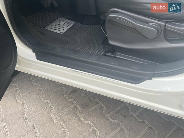 Білий Ніссан ІксТрейл, об'ємом двигуна 2 л та пробігом 259 тис. км за 12800 $, фото 20 на Automoto.ua