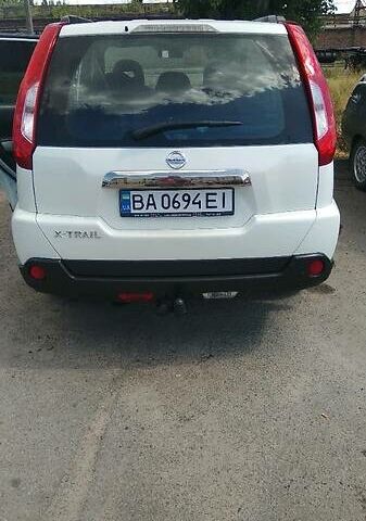 Білий Ніссан ІксТрейл, об'ємом двигуна 2 л та пробігом 270 тис. км за 9500 $, фото 1 на Automoto.ua