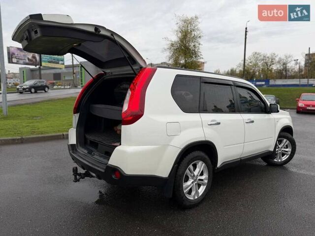 Белый Ниссан ИксТрейл, объемом двигателя 2 л и пробегом 240 тыс. км за 11000 $, фото 28 на Automoto.ua