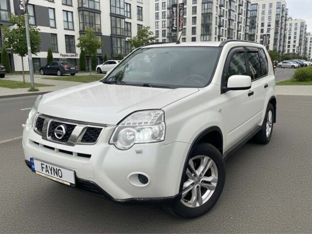 Белый Ниссан ИксТрейл, объемом двигателя 2 л и пробегом 275 тыс. км за 10333 $, фото 5 на Automoto.ua