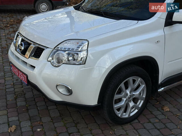 Ниссан ИксТрейл 2013 в Тячеве на Automoto.ua Белый Ниссан ИксТрейл, объемом двигателя 2 л и пробегом 261 тыс. км за 11900 $, фото 10 на Automoto.ua