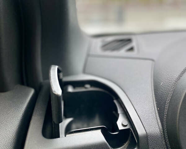 Білий Ніссан ІксТрейл, об'ємом двигуна 2 л та пробігом 220 тис. км за 12800 $, фото 15 на Automoto.ua