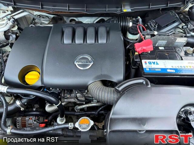 Белый Ниссан ИксТрейл, объемом двигателя 2 л и пробегом 170 тыс. км за 10450 $, фото 10 на Automoto.ua